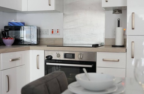 Niddrie House | Welcoming Two-Bedroom Edinburgh Home