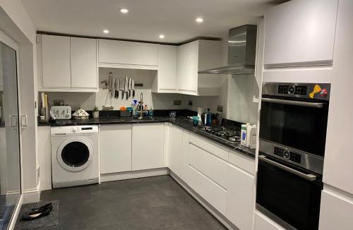 Westgate-on-Sea House | Westgate Two-Bedroom Homestay Suite