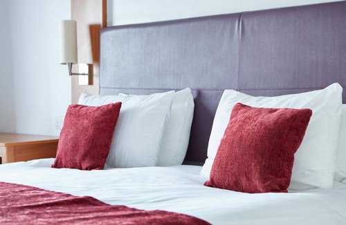 North Waltham Hotel | Wheatsheaf Hotel by Chef and Brewer Collection