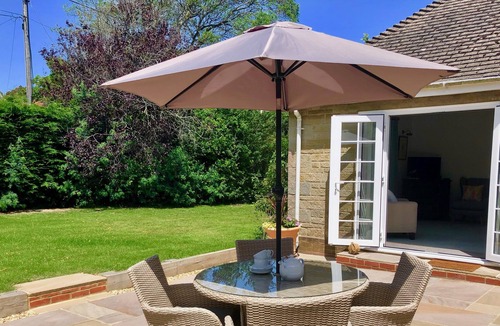 Bembridge Cottage | White Roses