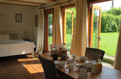 Abbess Roding Bed & Breakfast | Wilderness B&B