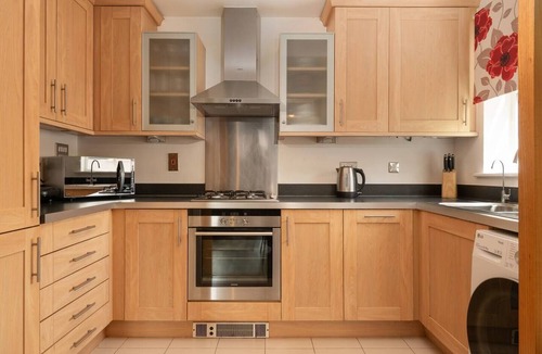 Sindlesham Apartment | Will's apartment · Nirvana Retreat with Parking - Pass the Keys