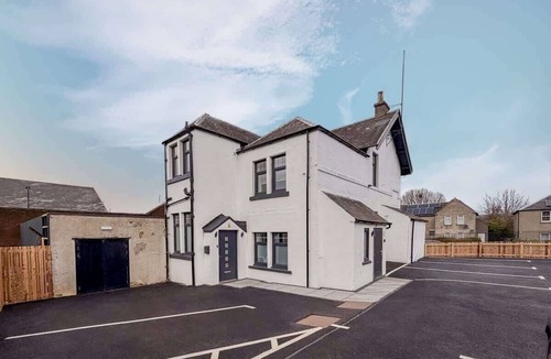 Auchengray House | William Wallace View - 5 Bedroom House Near Castle