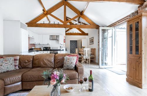 Scarborough House | Willow Cottage