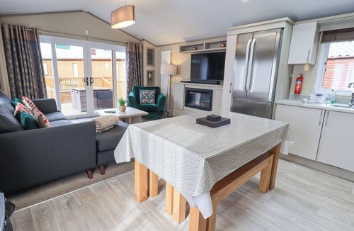 Troutbeck Bridge Cottage | WINDERMERE VIEW, pet friendly, with a garden in Windermere