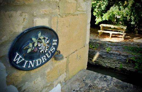 Burford Cottage | WINDRUSH, pet friendly, with a garden in Burford