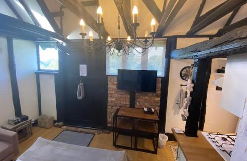 Warfield Apartment | Windsor/Ascot/Bracknell beautiful barn