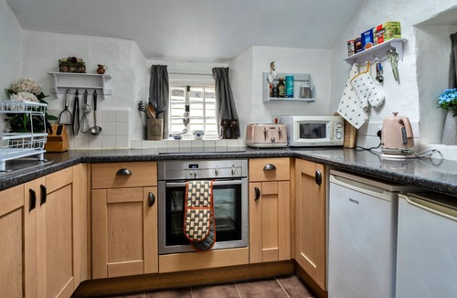 Dolton Cottage | Wisteria Way