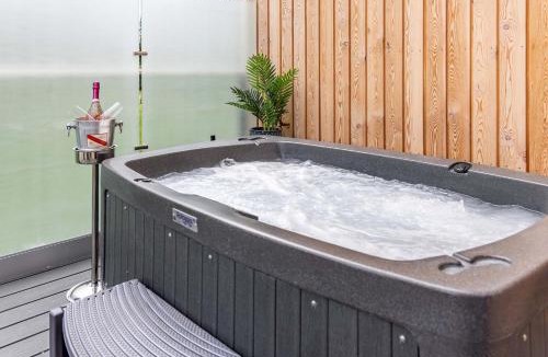 Frampton Resort | Woad Mill Lakeside Lodges