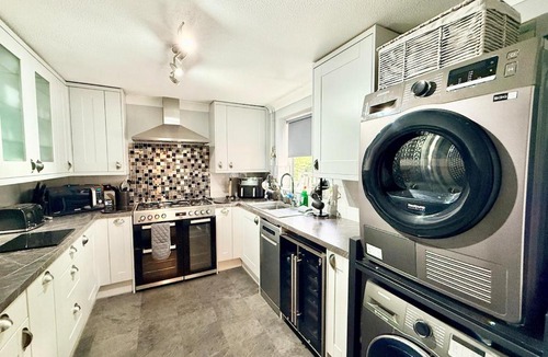 Lincoln House | Wolsey Way sleeps 5