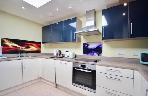 Worthing Apartment | Wonderful Worthing Beach Walk Flat