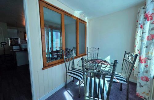 Mainland House | Woodlands Cottage cottage sleeps 5