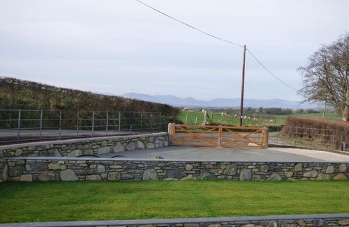 Cwmtirmynach House | Y Côr