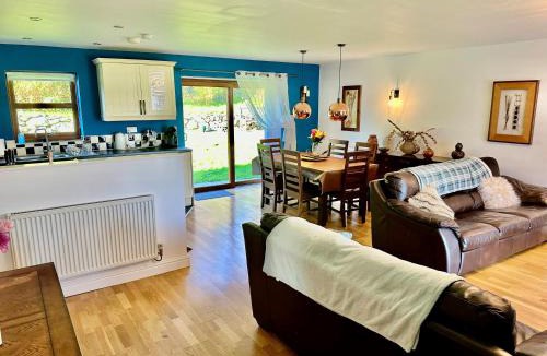 Llanddaniel Fab House | Yr Encil