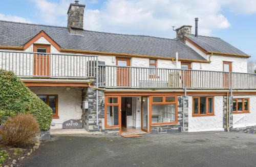 Llanrhychwyn House | Yr Hafod