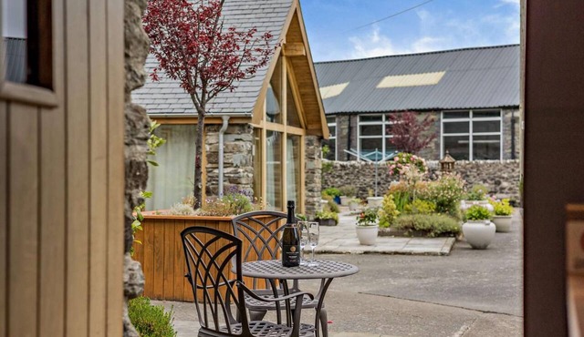 1 Bed in Bala (oc-bow68)