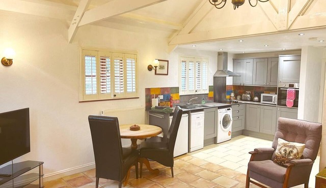 1 Bed in Holsworthy (oc-dairc)