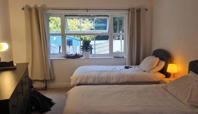 1 Bed - Sleeps 2 plus child - Garden - Pets in Bristol