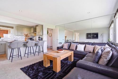 2 bed 2 bath luxe apartment in Hampton in Arden
