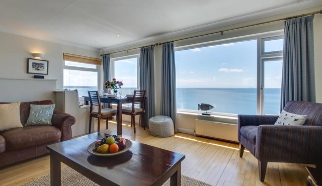 2 Bed in Porthleven (oc-lampho)