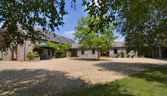 2 Bed in Sherborne (oc-folki)
