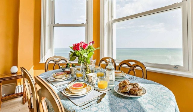 2 Bed in St. Leonards -on- Sea (oc-51807)