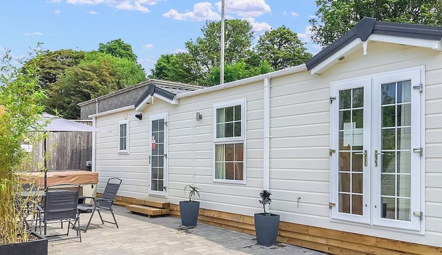 2 bedroom accommodation in Penzance