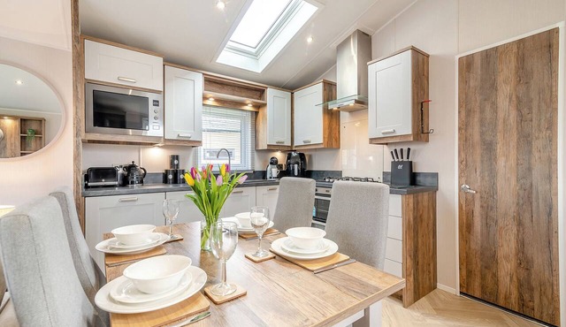 2 bedroom accommodation in Skirlaugh, Nr Hull in Arnold