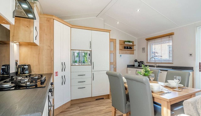 2 bedroom accommodation in Skirlaugh, Nr Hull in Arnold
