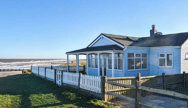 2 bedroom accommodation in Bacton