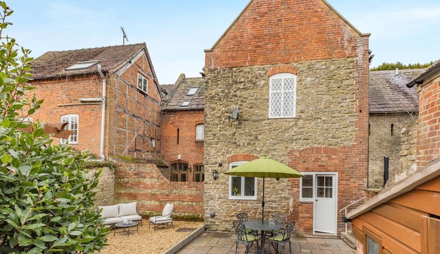 2 bedroom accommodation in Ludlow