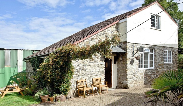 2 bedroom accommodation in St Martin, near Looe