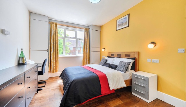 2 Bedroom Bungalo - Free Parking, WiFi & Garden