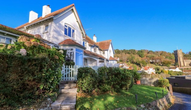 2 Moorlands, Minehead