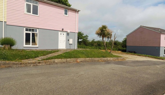20 ATLANTIC REACH, pet friendly in St Columb Road
