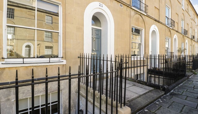 23 DANIEL STREET, pet friendly in Bath