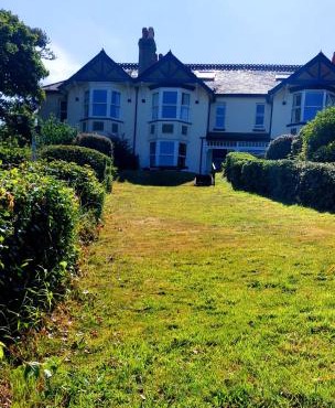 3 Avonside, Bantham - period property with stunning sea views!