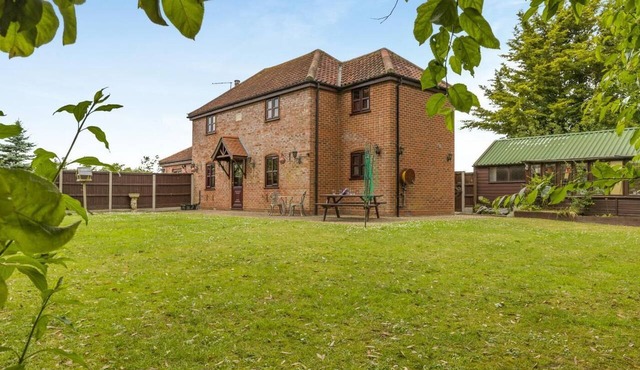 3 Bed in Acle (oc-b41410)