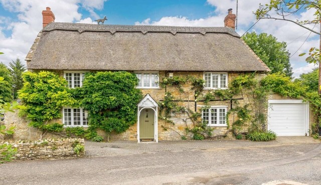 3 Bed in Beaminster (oc-87914)