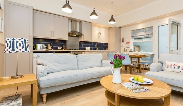 3 Bed in Eastbourne (oc-ehc38)