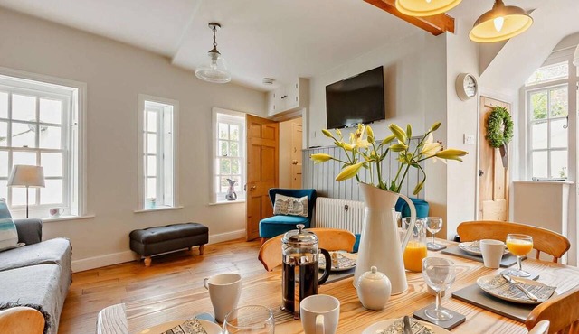 3 Bed in Eastbourne (oc-ehc47)