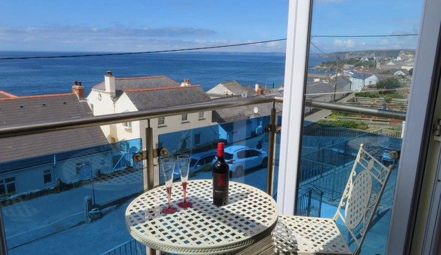 3 Bed in Porthleven (oc-lamorn)