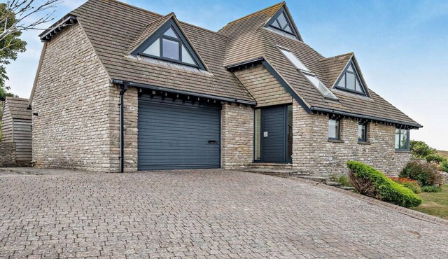 3 Bed in Swanage (oc-dc063)