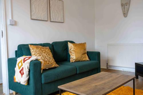 3-bed-Patchway-Self-check-in-Parking-Wi-Fi-Sleeps 5