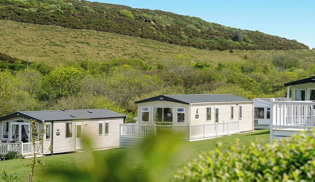 3 bedroom accommodation in Mawgan Porth, Nr Newquay