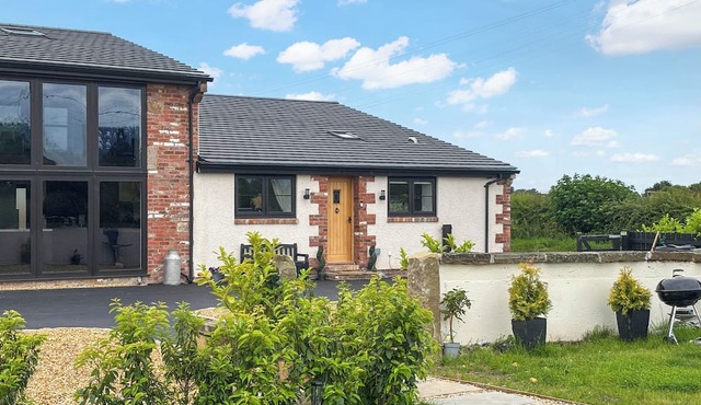 3 bedroom accommodation in Stalmine, near Poulton-le-Flyde