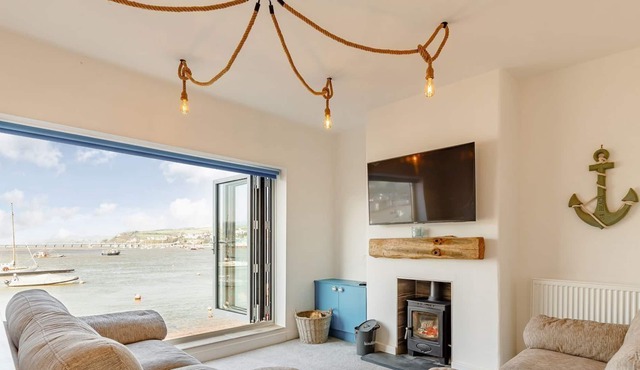 3 bedroom accommodation in Teignmouth