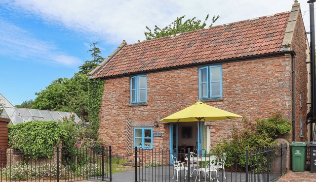 3 bedroom accommodation in Cheddar