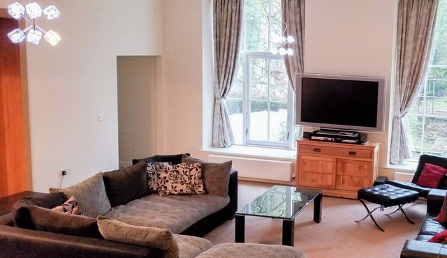 3 bedroom accommodation in Buxton