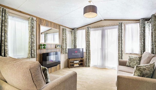 3 bedroom accommodation in Llandwrog, Caernarfon